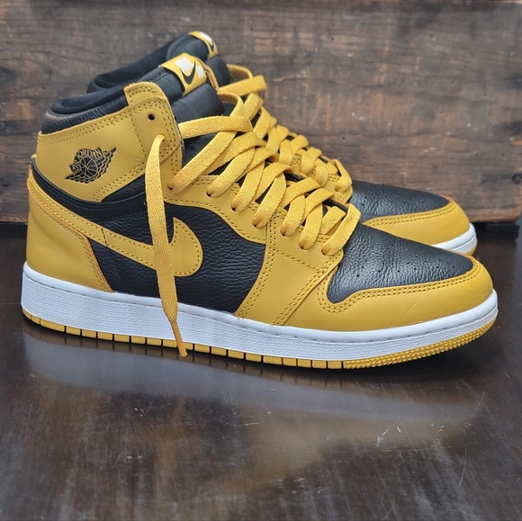 Nike Air Jordan 1 High OG 'Pollen' Wmns 8.5 Great Condition. Same day shipping - Picture 3 of 16